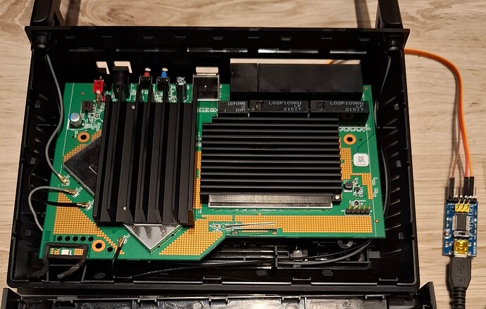 Linksys_MR5500_PCB_case_bottom